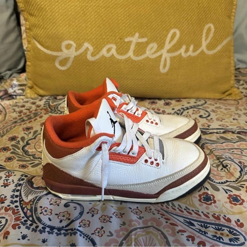Nike Air Jordan 3 Retro SE
Mars Stone White Red Size 5Y
DV7028 108 GS